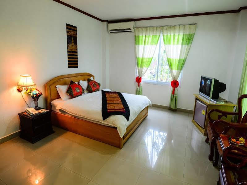 Douangpraseuth Hotel Vientiane Exterior photo