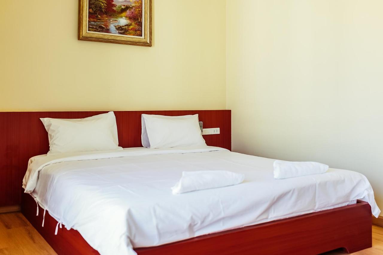 Douangpraseuth Hotel Vientiane Exterior photo