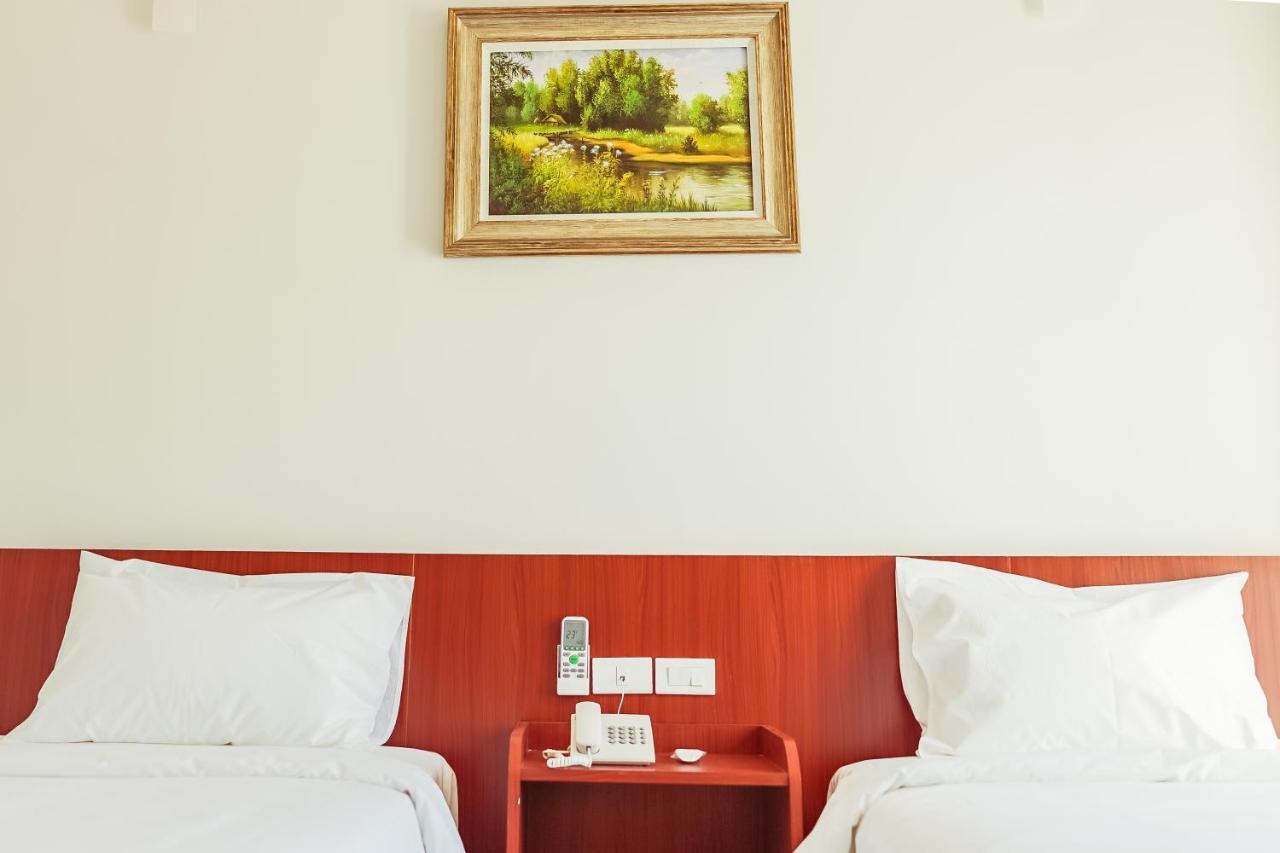Douangpraseuth Hotel Vientiane Exterior photo